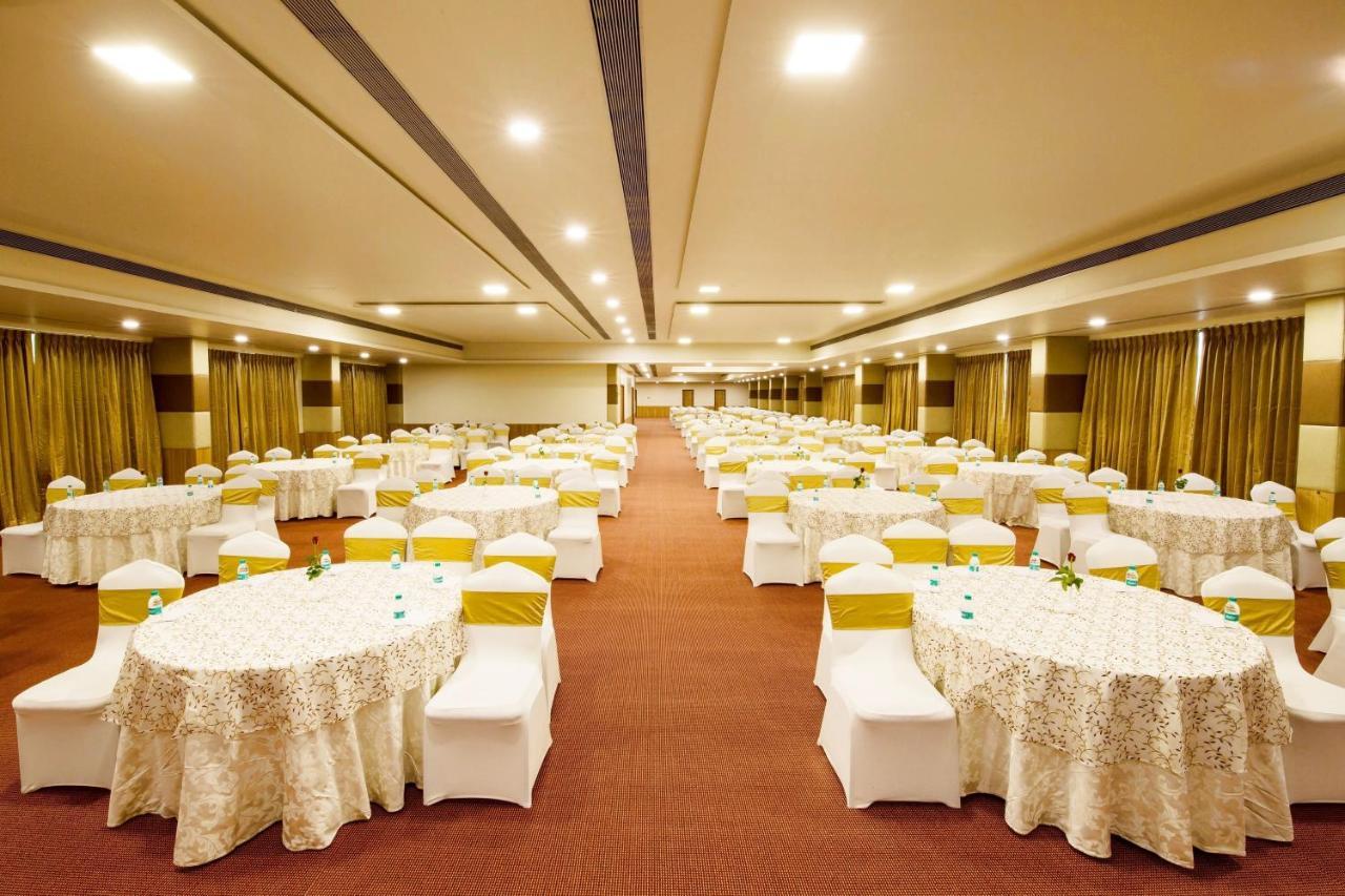 מניפלה Hotel Central Park מראה חיצוני תמונה