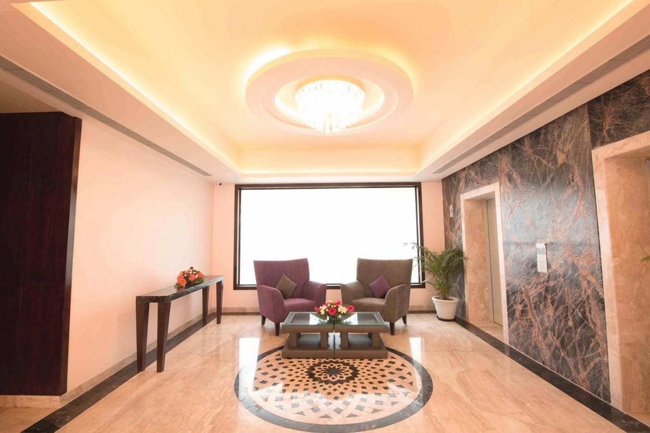 מניפלה Hotel Central Park מראה חיצוני תמונה