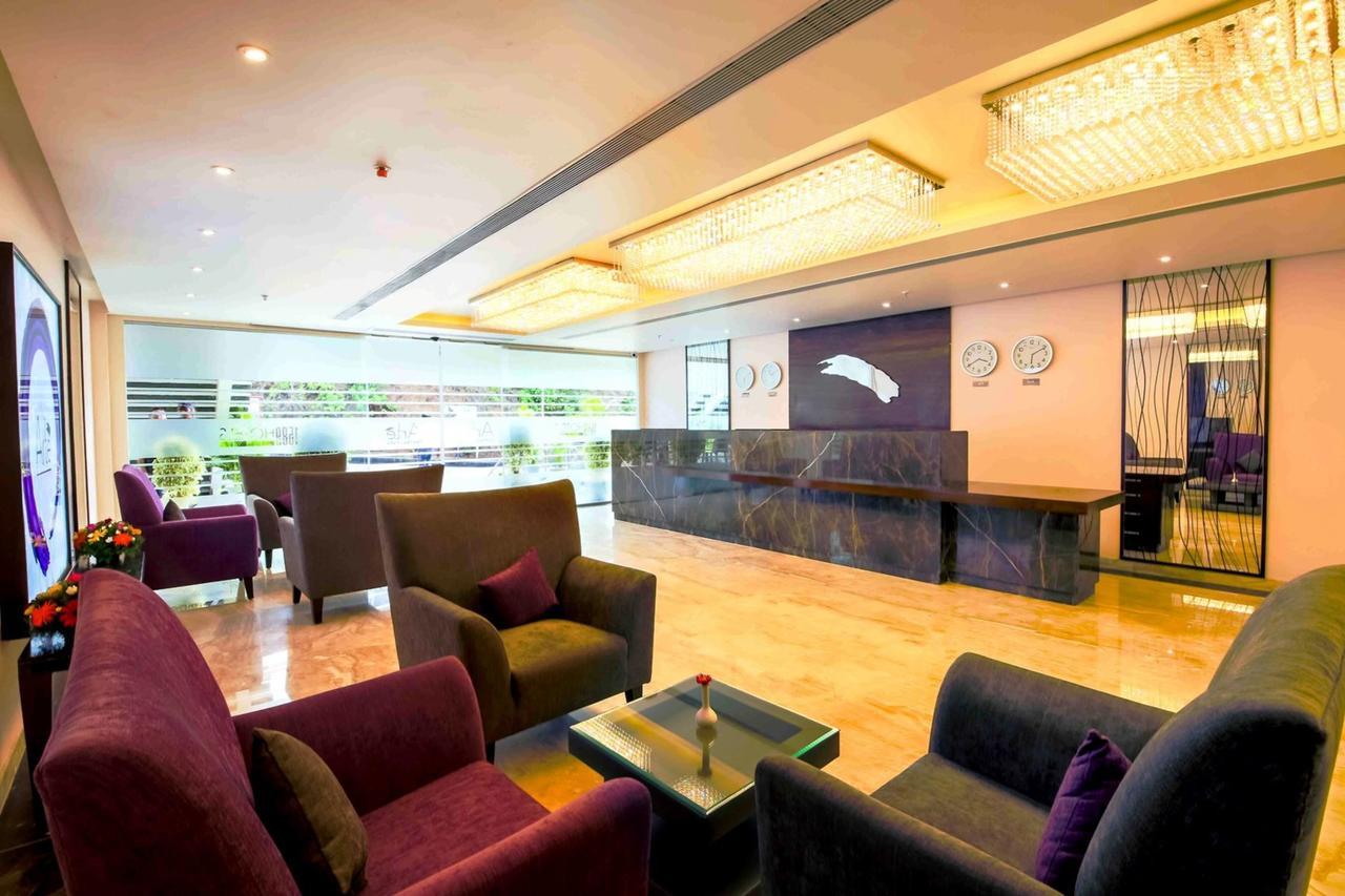 מניפלה Hotel Central Park מראה חיצוני תמונה